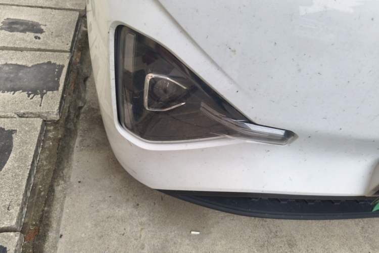 Used Dongfeng V7 2025 Model, 323 km Smart Leap Edition—AVIC 50.38 kWh Right Front Headlight