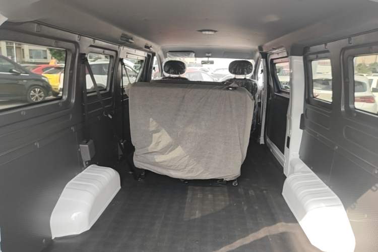 Used Dongfeng V7 2025 Model, 332 km Open-Window Edition Trunk