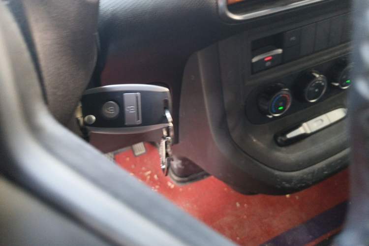 Used Dongfeng V7 2025 Model, 338 km Smart Leap Edition—Ningde 53.58 kWh Vehicle Key