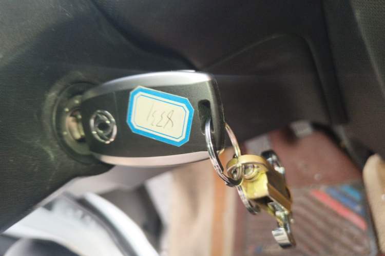Used Dongfeng V7 2025 Model, 323 km Smart Leap Edition—AVIC 50.38 kWh Vehicle Key