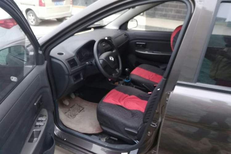 Used Dongfeng Xiaokang 330 2016 1.5L Manual Enjoyment Model DK15 Driver Seat