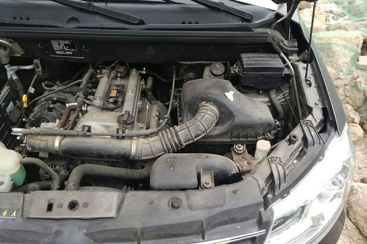 Used Dongfeng Xiaokang 330 2016 1.5L Manual Enjoyment Model DK15 Engine Bay Left
