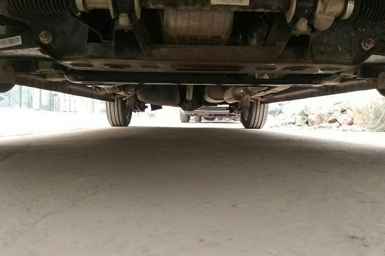 Used Dongfeng Xiaokang 330 2016 1.5L Manual Enjoyment Model DK15 Front Bumper Underside