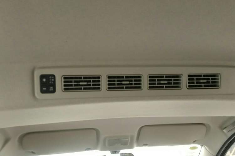Used Dongfeng Xiaokang 330 2016 1.5L Manual Enjoyment Model DK15 Headliner