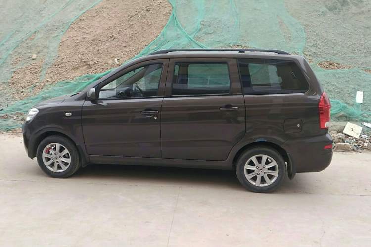 Used Dongfeng Xiaokang 330 2016 1.5L Manual Enjoyment Model DK15 Left Side