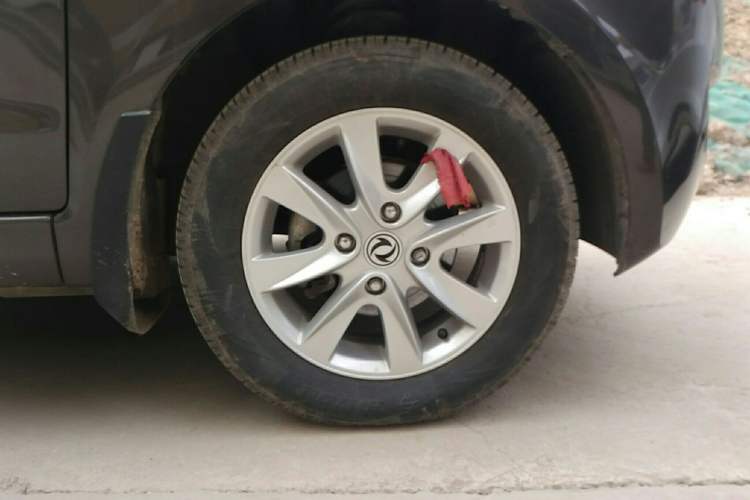 Used Dongfeng Xiaokang 330 2016 1.5L Manual Enjoyment Model DK15 Right Front Wheel Hub