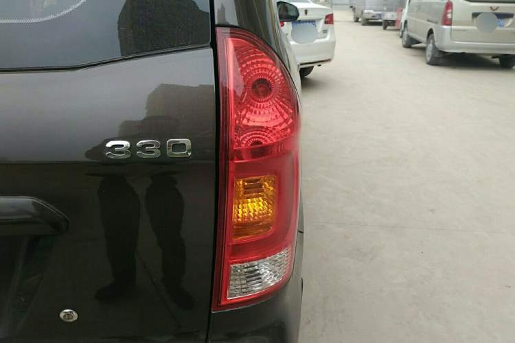 Used Dongfeng Xiaokang 330 2016 1.5L Manual Enjoyment Model DK15 Right Rear Taillight