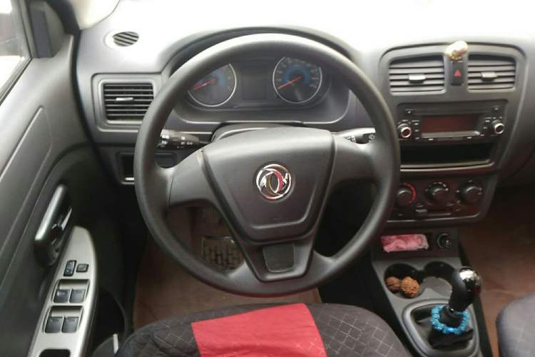 Used Dongfeng Xiaokang 330 2016 1.5L Manual Enjoyment Model DK15 Steering Wheel