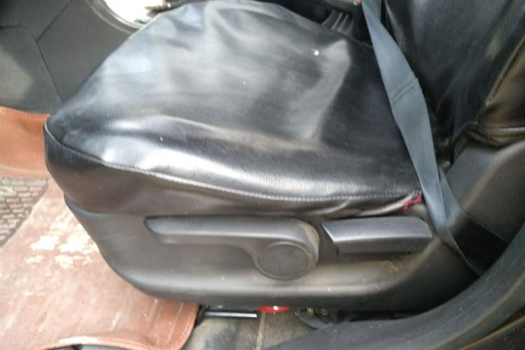 Used Dongfeng Xiaokang 370 2016 1.5L Manual Elite Home Edition 7-Seater Left Front Seat