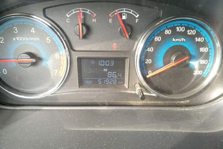 Used Dongfeng Xiaokang 370 2016 1.5L Manual Elite Home Edition 7-Seater Odometer Close Up