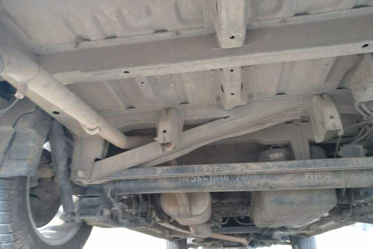 Used Dongfeng Xiaokang 370 2016 1.5L Manual Elite Home Edition 7-Seater Rear Bumper Underside