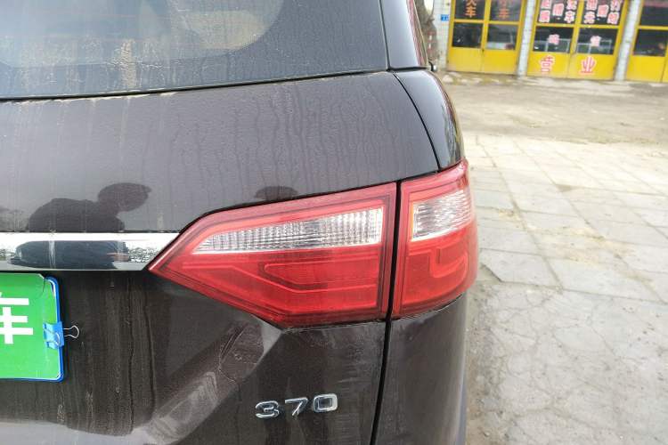 Used Dongfeng Xiaokang 370 2016 1.5L Manual Elite Home Edition 7-Seater Right Rear Taillight
