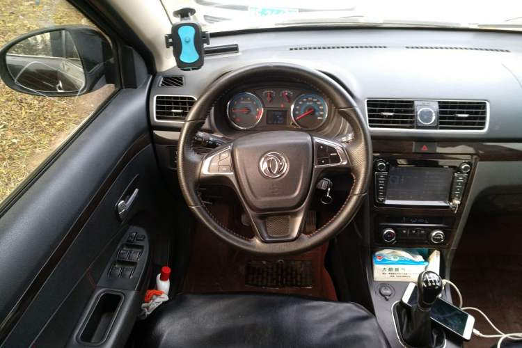 Used Dongfeng Xiaokang 370 2016 1.5L Manual Elite Home Edition 7-Seater Steering Wheel