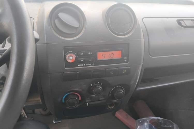 Used Dongfeng Xiaokang C31 2016 1.5L Standard Version China V Emission Standard DK15 Audio And AC Panel