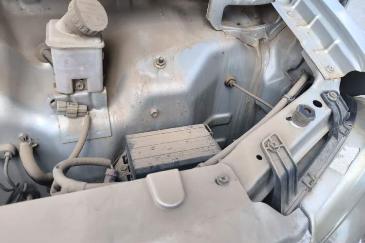 Used Dongfeng Xiaokang C31 2016 1.5L Standard Version China V Emission Standard DK15 Engine Bay Left