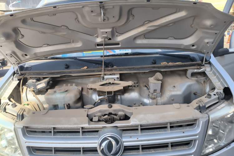 Used Dongfeng Xiaokang C31 2016 1.5L Standard Version China V Emission Standard DK15 Engine Bay