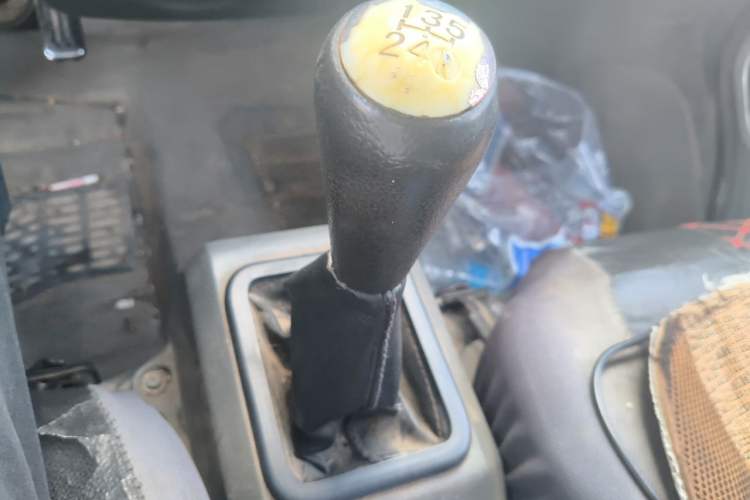 Used Dongfeng Xiaokang C31 2016 1.5L Standard Version China V Emission Standard DK15 Gear Lever