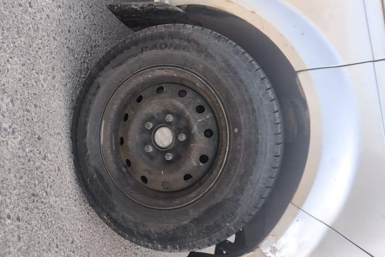 Used Dongfeng Xiaokang C31 2016 1.5L Standard Version China V Emission Standard DK15 Right Front Wheel Hub
