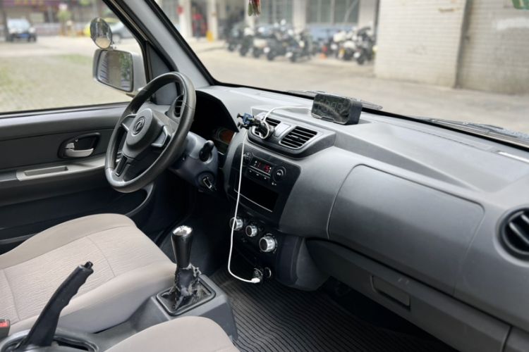 Used Dongfeng Xiaokang C31 2018 1.5L Revised Standard Version China V Emission Standard DK15 Interior 4