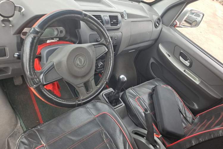 Used Dongfeng Xiaokang C31 2019 1.5L Standard Version China VI DK15 Center Console