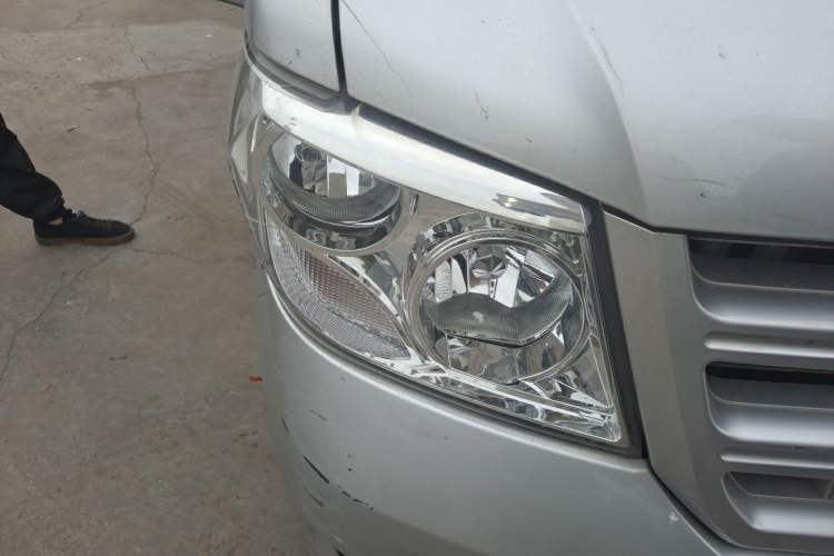 Used Dongfeng Xiaokang C31 2019 1.5L Standard Version China VI DK15 Right Front Headlight