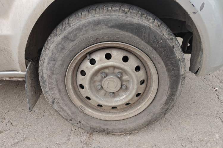 Used Dongfeng Xiaokang C31 2019 1.5L Base Version China VI Standard DK15 Right Front Wheel Hub