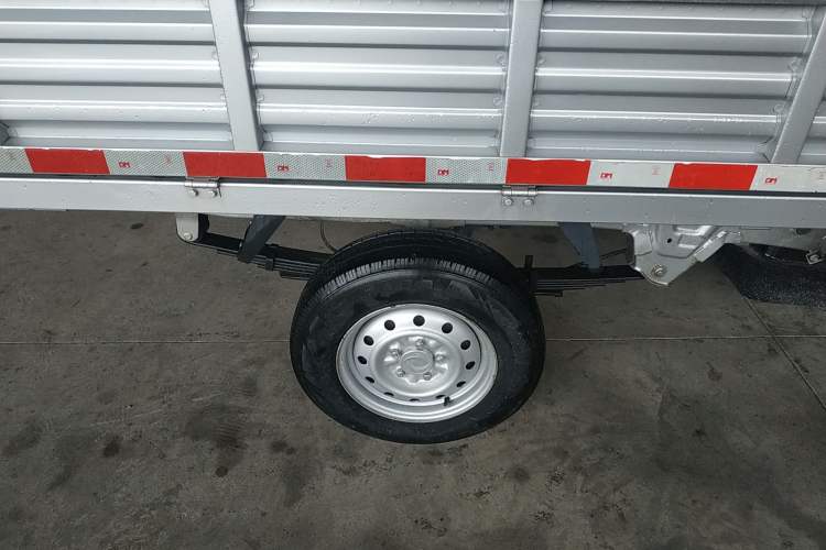 Used Dongfeng Xiaokang C32 2022 1.6L C32S LV0 SFG16 Right Rear Wheel Hub