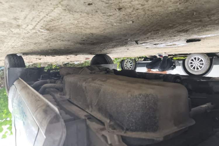 Used Dongfeng Xiaokang C32 2015 1.5L Standard Version DK15-07 Chassis Rear Right