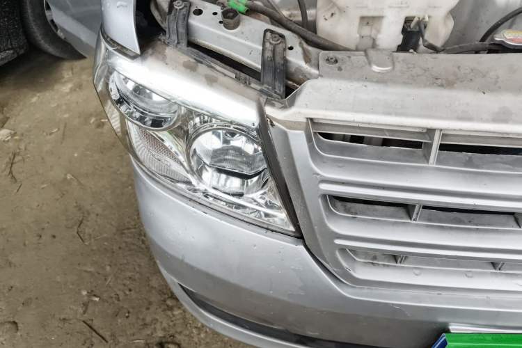 Used Dongfeng Xiaokang C32 2015 1.5L Standard Version DK15-07 Right Front Headlight
