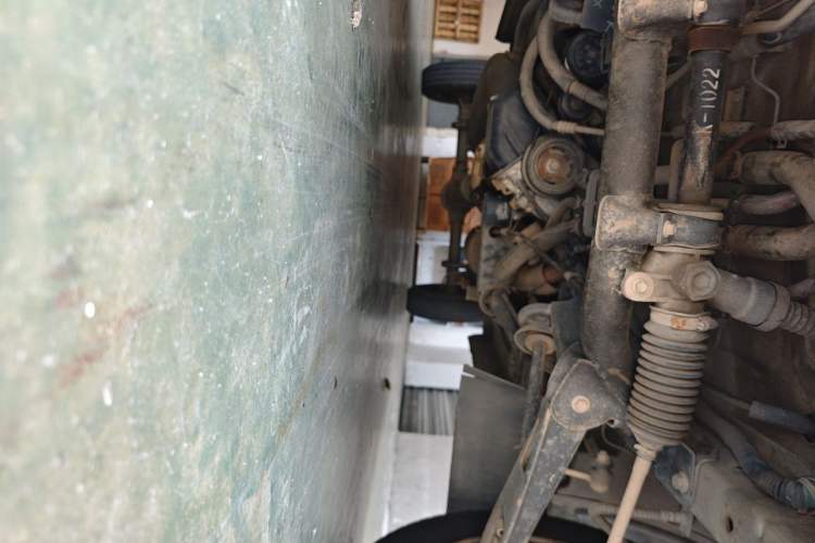 Used Dongfeng Xiaokang C32 2016 1.2L Base Version China V Emission Standard DK12 Chassis Front