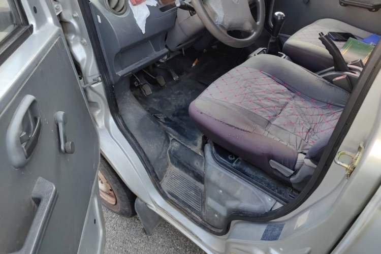 Used Dongfeng Xiaokang C32 2016 1.2L Base Version China V Emission Standard DK12 Driver Seat