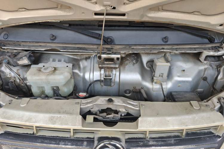 Used Dongfeng Xiaokang C32 2016 1.2L Base Version China V Emission Standard DK12 Engine Bay