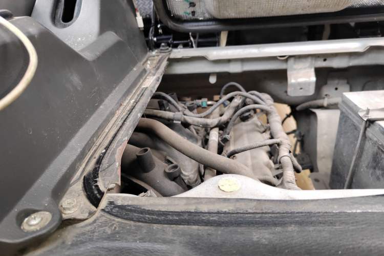 Used Dongfeng Xiaokang C32 2019 1.5L Standard Version China VI DK15 Engine Bay Right