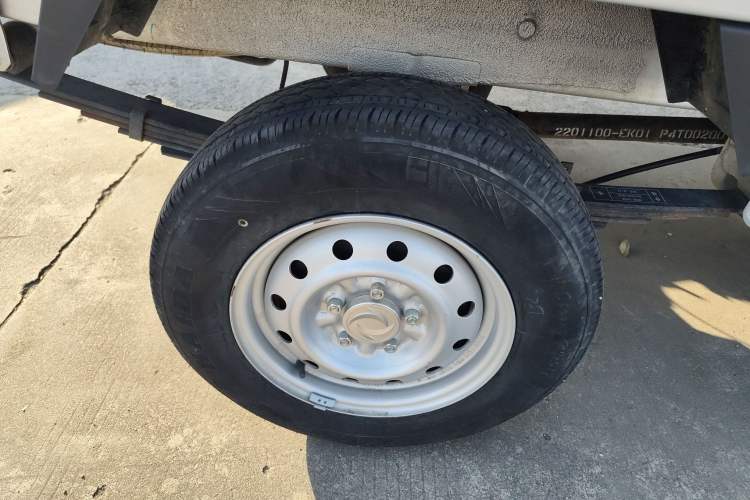 Used Dongfeng Xiaokang C32 2019 1.5L Base Version China VI Standard DK15 Exterior 8