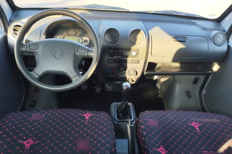 Used Dongfeng Xiaokang C32 2019 1.5L Base Version China VI Standard DK15 Interior 2