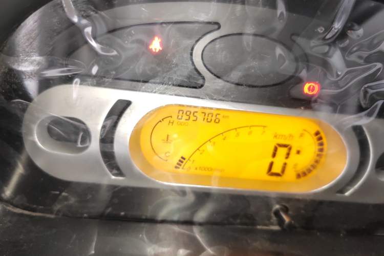 Used Dongfeng Xiaokang C32 2019 1.5L Standard Version China VI DK15 Odometer Close Up