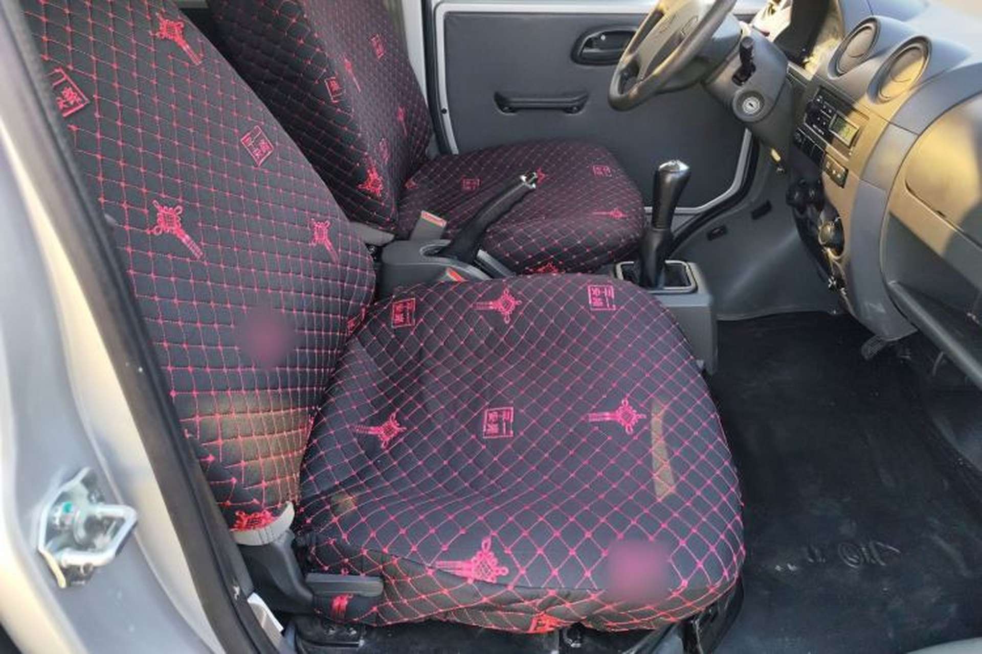 Used Dongfeng Xiaokang C32 2019 1.5L Base Version China VI Standard DK15 Right Front Seat
