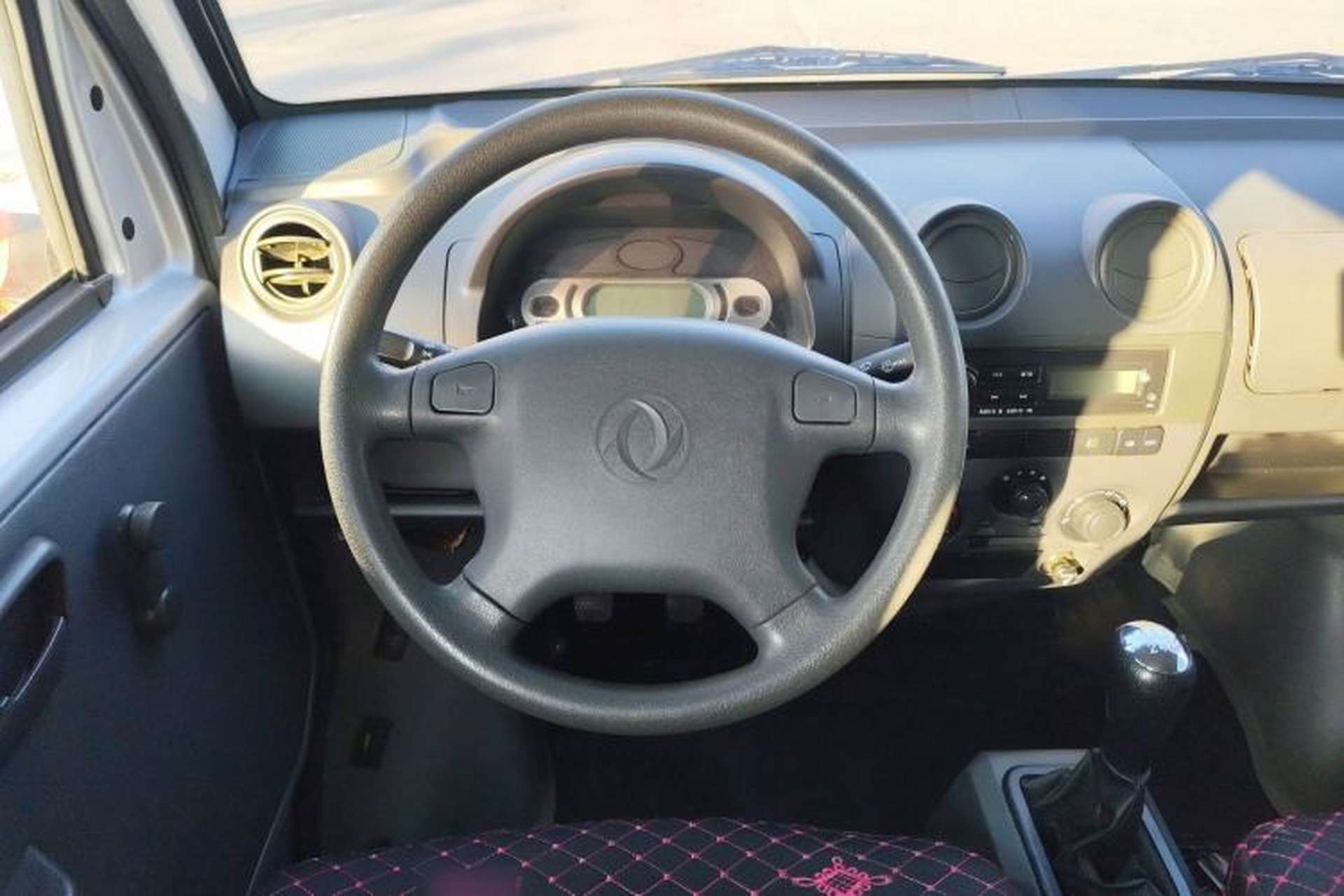Used Dongfeng Xiaokang C32 2019 1.5L Base Version China VI Standard DK15 Steering Wheel