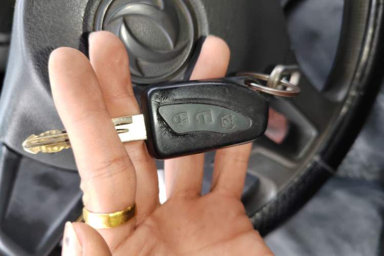 Used Dongfeng Xiaokang C32 2019 1.5L Standard Version China VI DK15 Vehicle Key