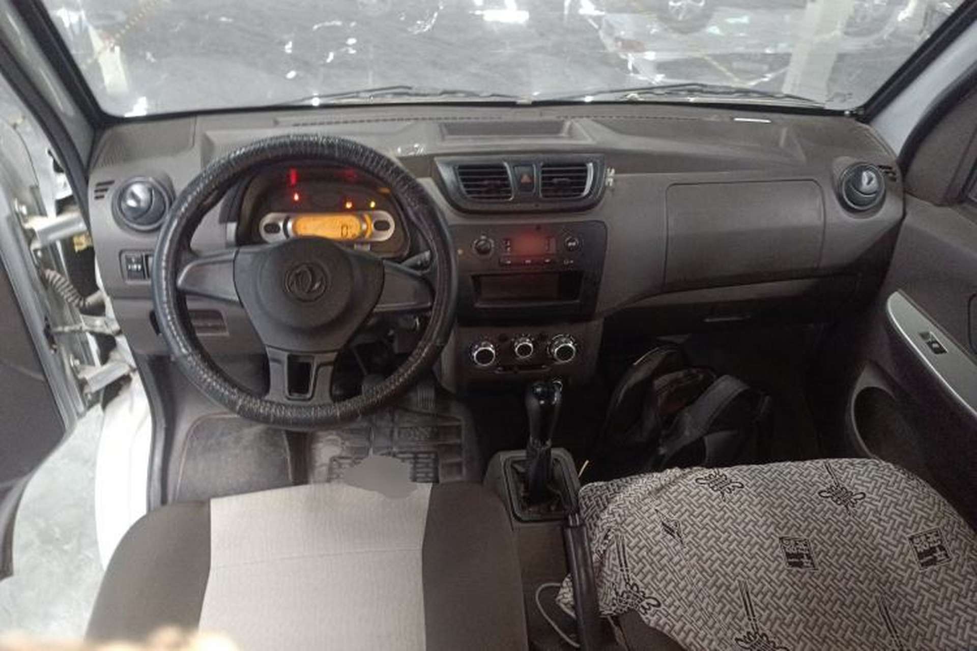 Used Dongfeng Xiaokang C32 2022 1.6L C32S LV0 SFG16 Center Console
