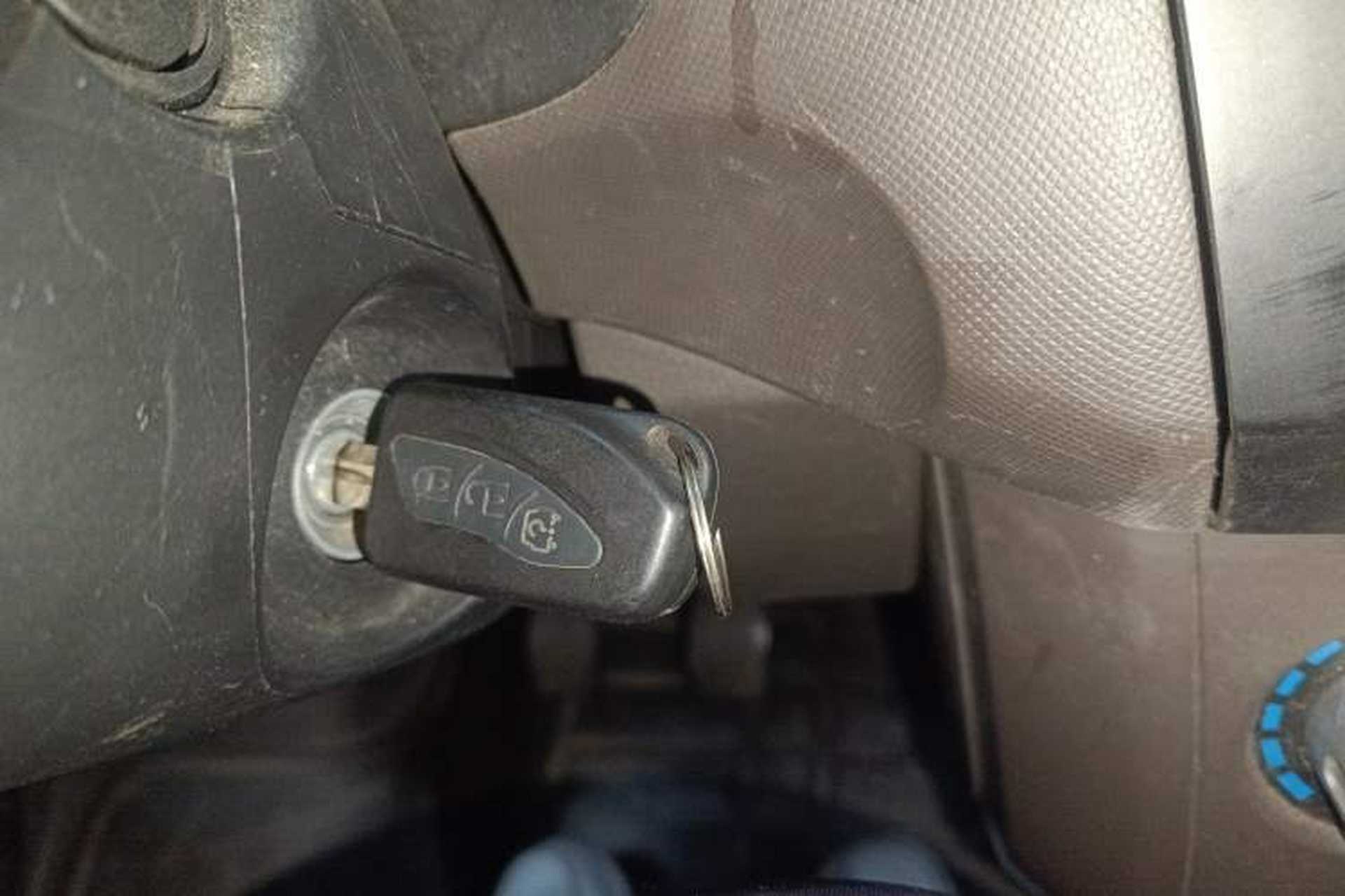 Used Dongfeng Xiaokang C32 2022 1.6L C32S LV0 SFG16 Interior 1