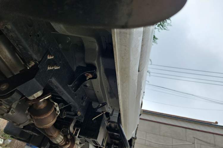 Used Dongfeng Xiaokang C32  Chassis Front Left