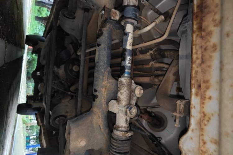 Used Dongfeng Xiaokang C35 2013 1.4L Base Van DK13-06 Chassis Front