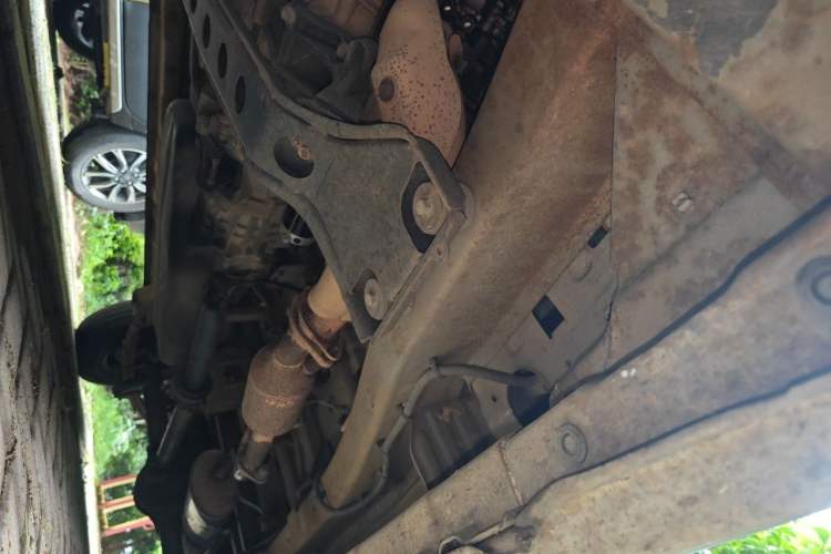 Used Dongfeng Xiaokang C35 2013 1.4L Base Van DK13-06 Chassis Front Left