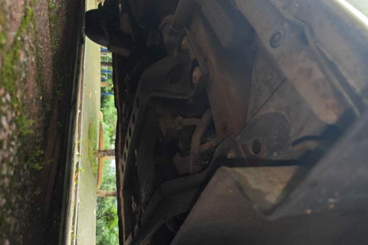 Used Dongfeng Xiaokang C35 2013 1.4L Base Van DK13-06 Chassis Front Right