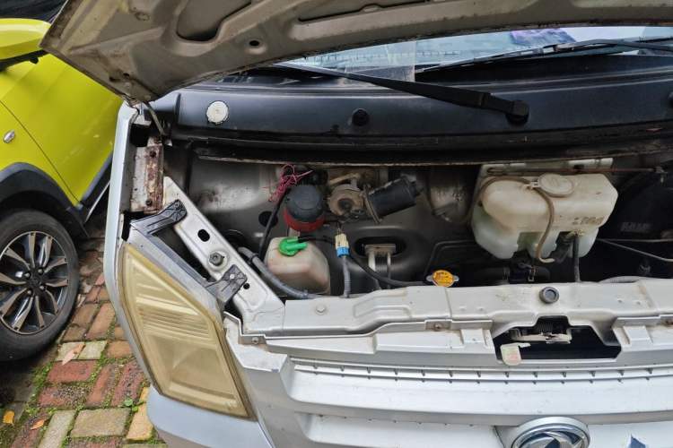 Used Dongfeng Xiaokang C35 2013 1.4L Base Van DK13-06 Engine Bay Right