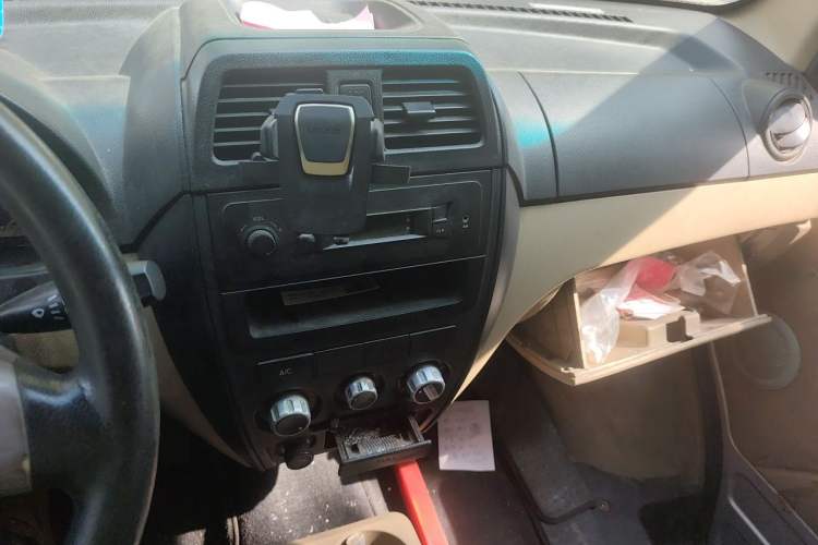 Used Dongfeng Xiaokang C35 2013 1.4L Base Van DK13-06 Audio And AC Panel