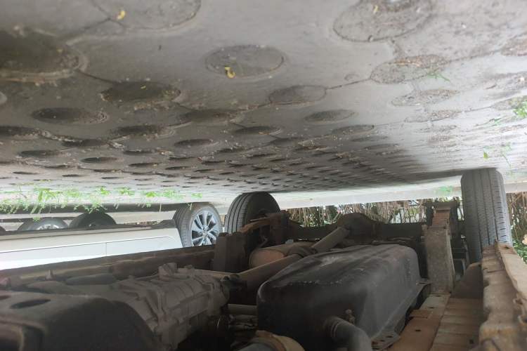 Used Dongfeng Xiaokang C35 2013 1.4L Base Van DK13-06 Chassis Front Right
