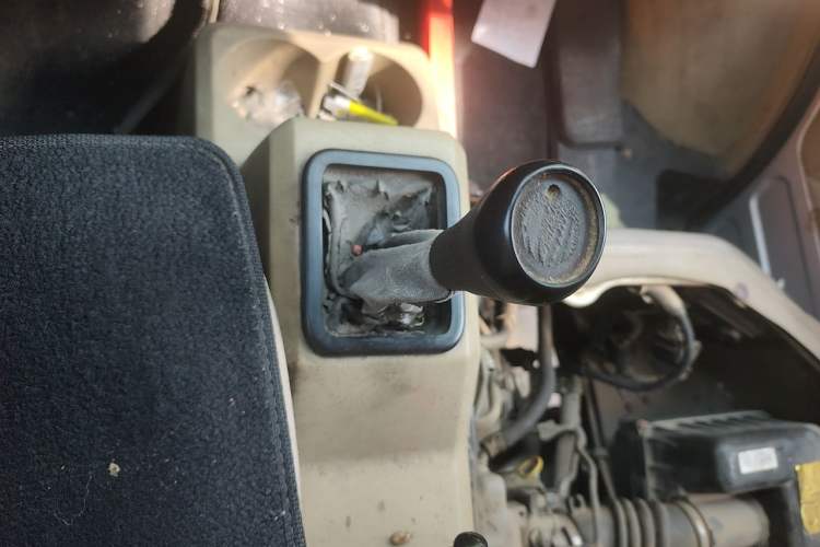 Used Dongfeng Xiaokang C35 2013 1.4L Base Van DK13-06 Gear Lever