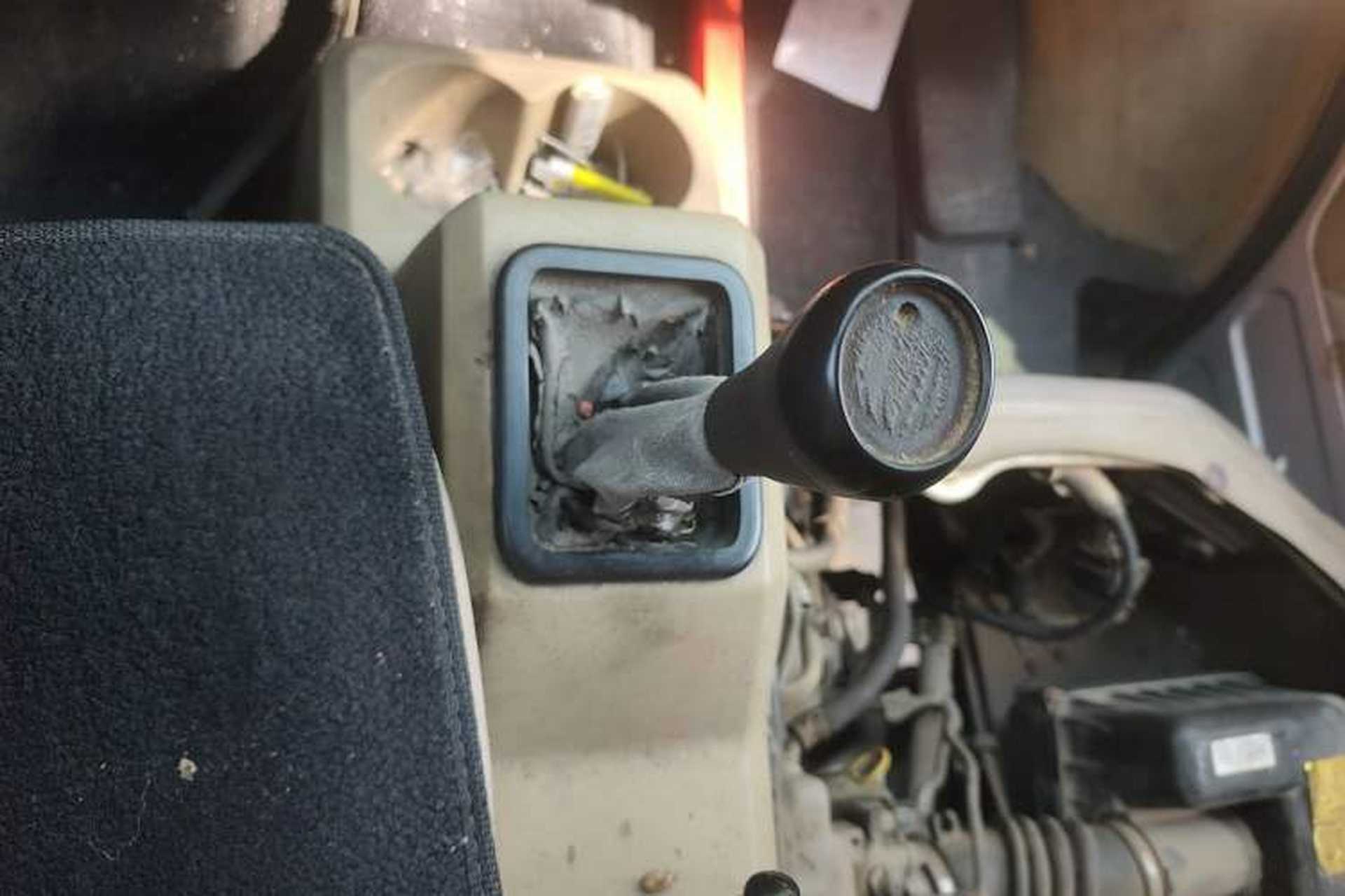 Used Dongfeng Xiaokang C35 2013 1.4L Base Van DK13-06 Gear Lever